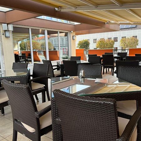 Hotel Garic Garesnica Екстер'єр фото