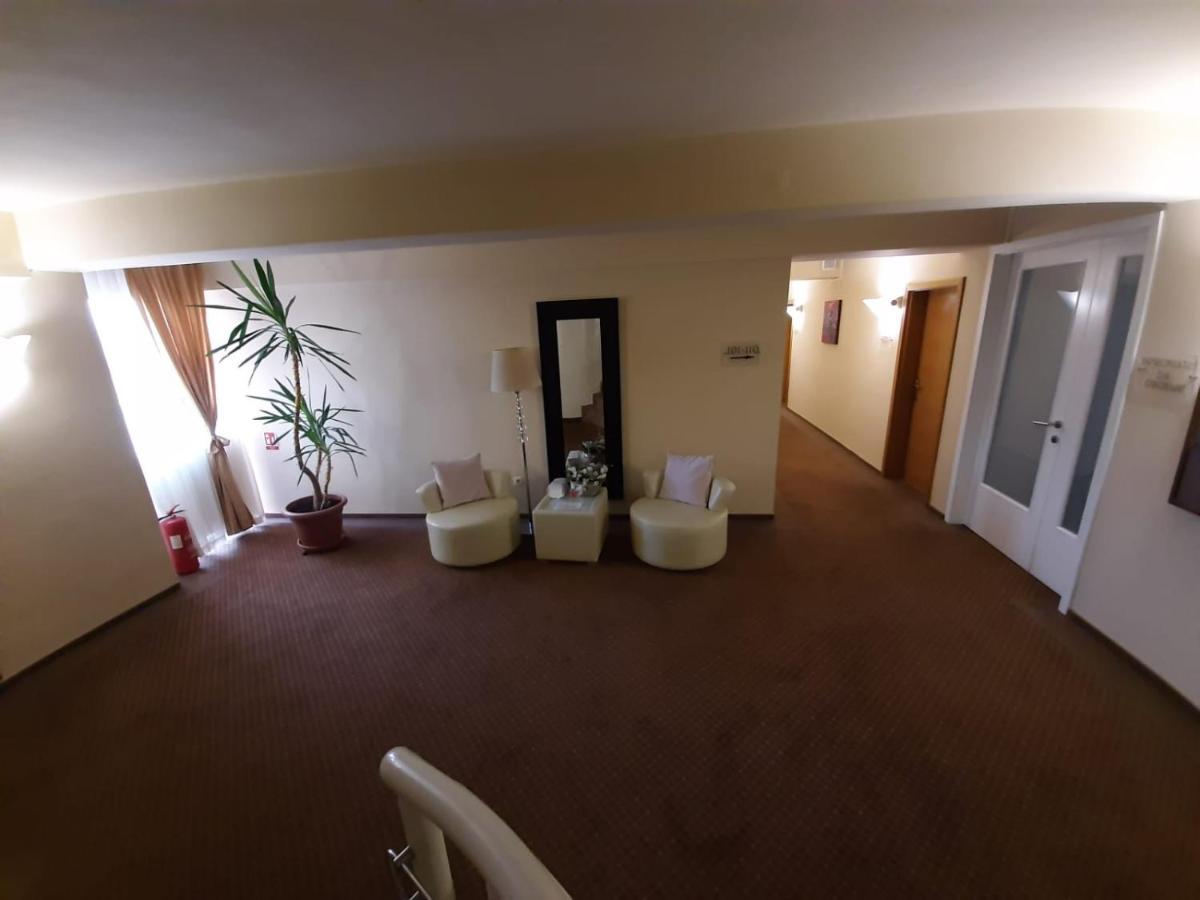 Hotel Garic Garesnica Екстер'єр фото