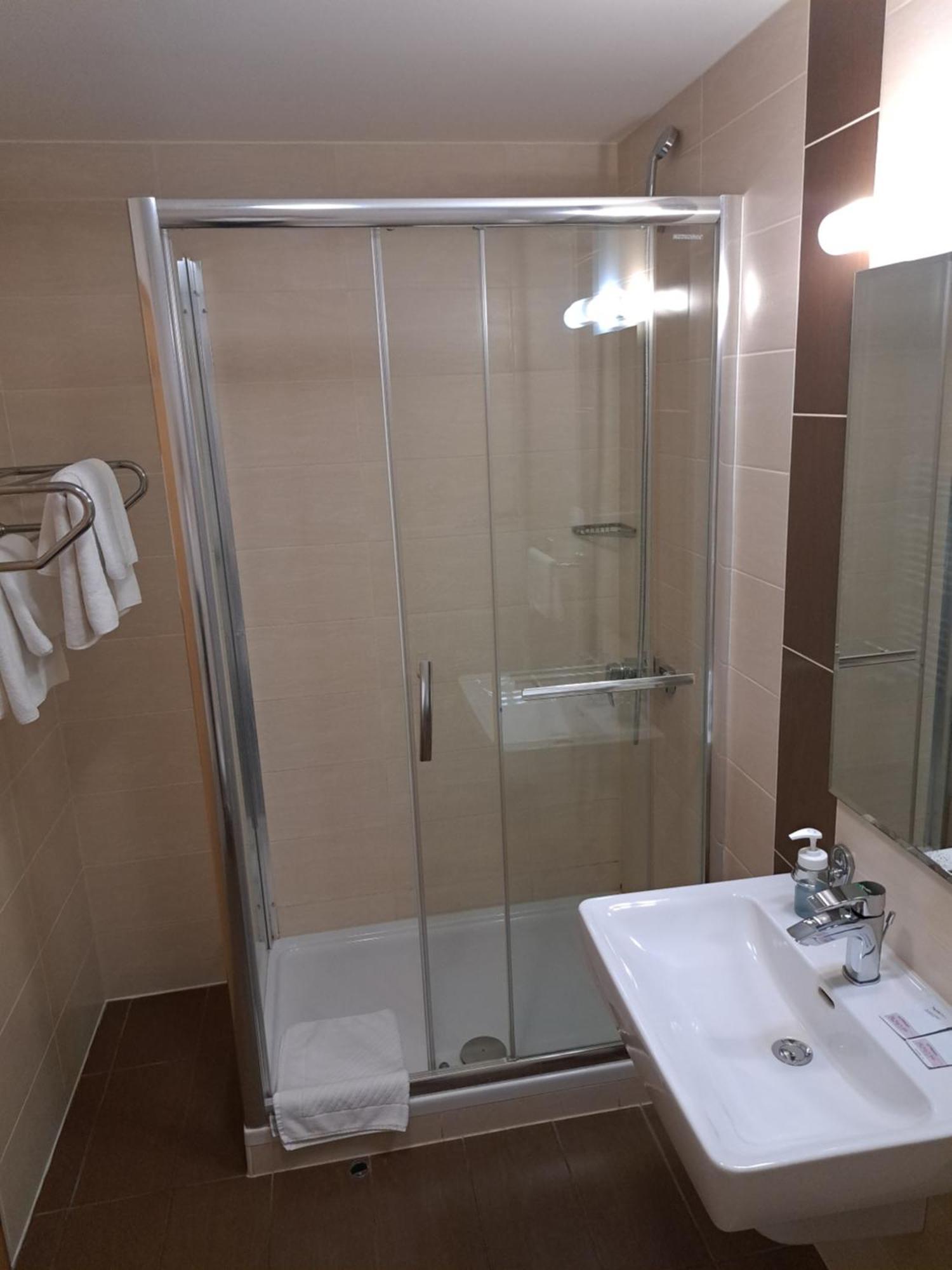 Hotel Garic Garesnica Екстер'єр фото
