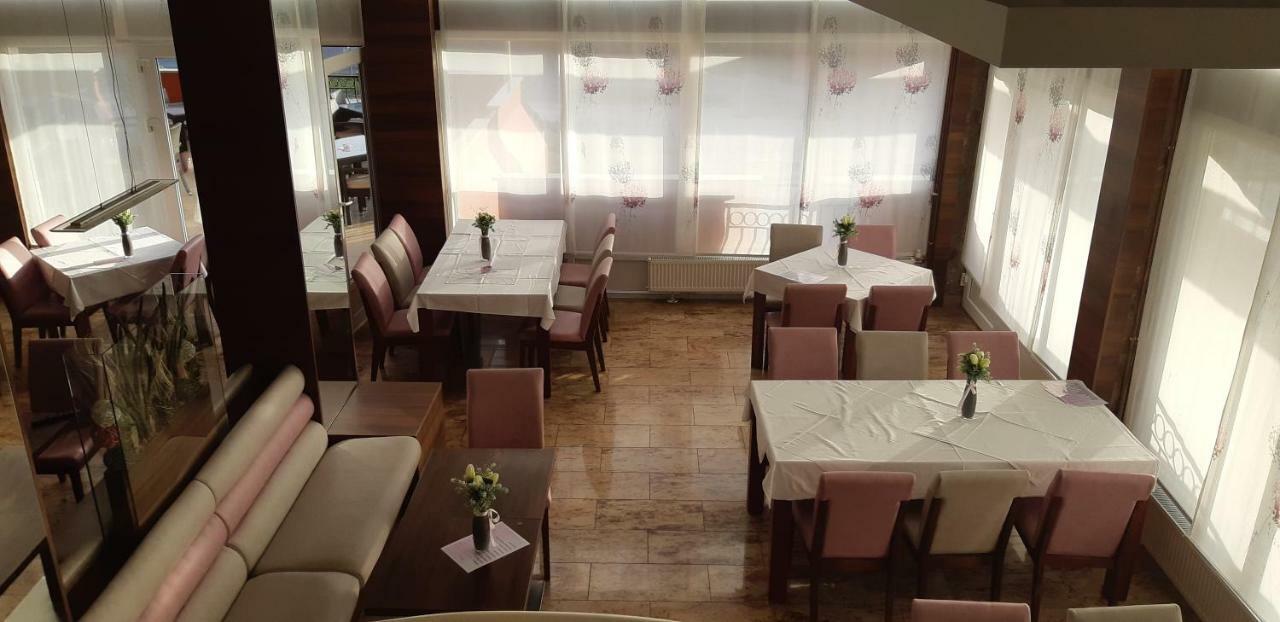 Hotel Garic Garesnica Екстер'єр фото